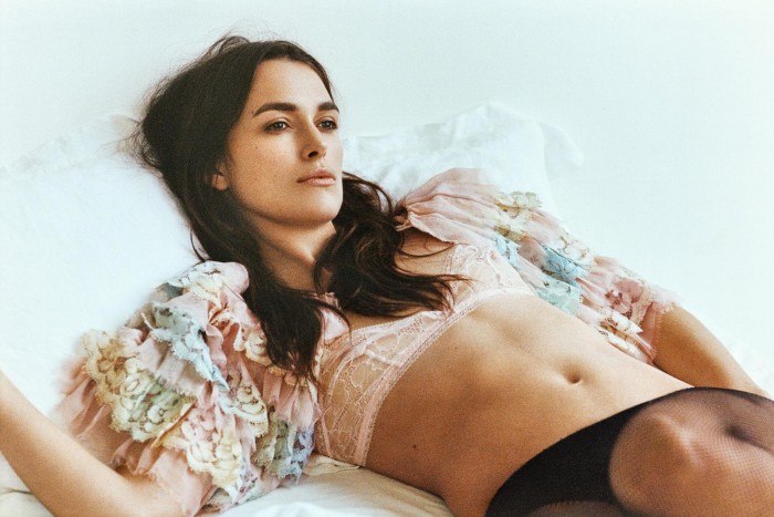 Keira Knightley est vraiment hot en lingerie