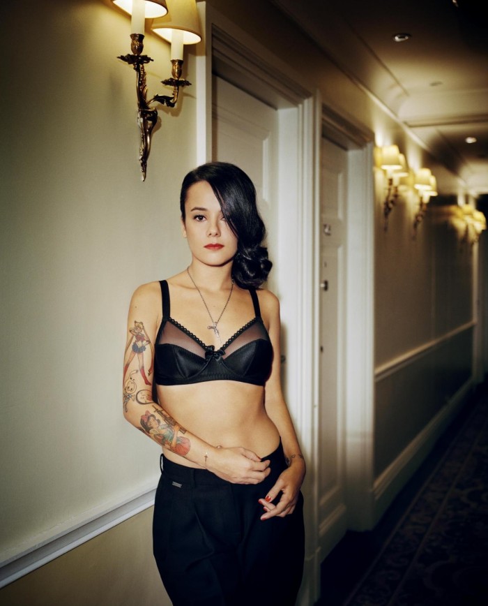 Alizée est sublime en lingerie