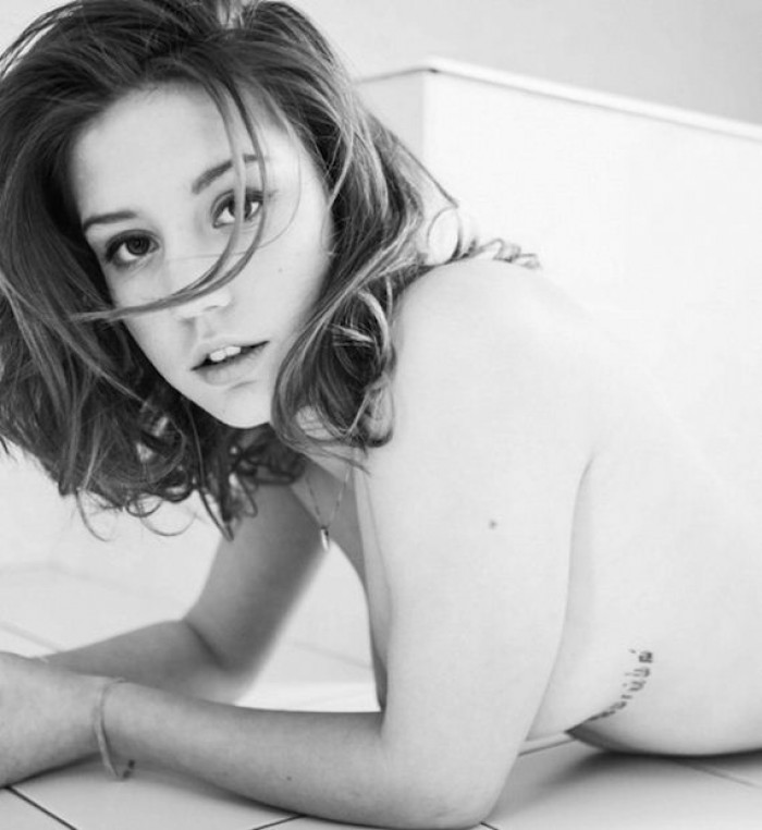 Adèle Exarchopoulos a un charme fou en lingerie