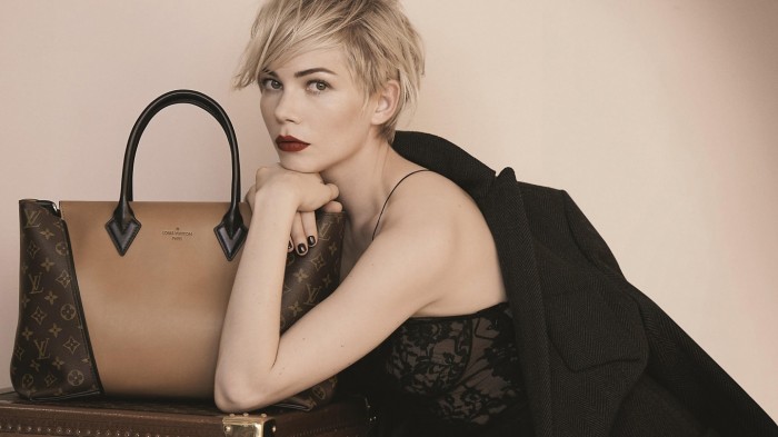 Michelle Williams de la série Dawson est vraiment sexy en lingerie