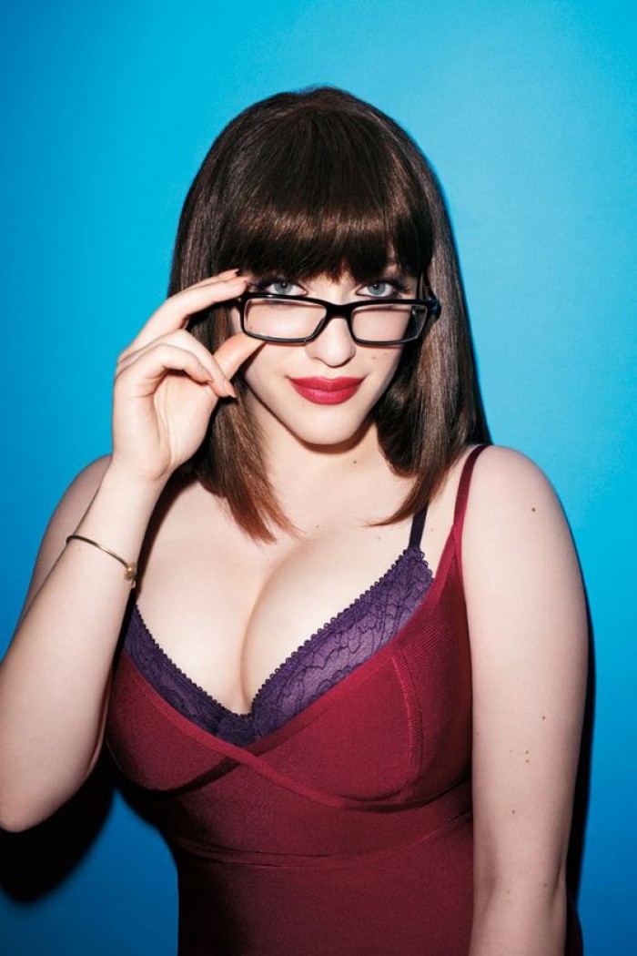 Kat Dennings est torride dans cette lingerie sexy