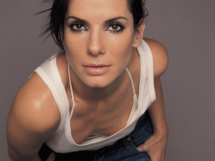 La célèbre Sandra Bullock toujours aussi sexy