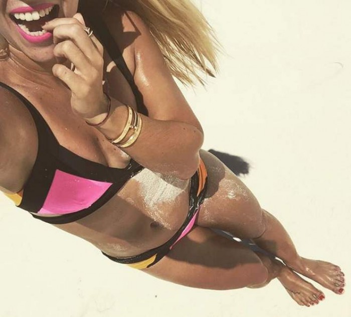 La belle Dominika Cibulkova torride en bikini