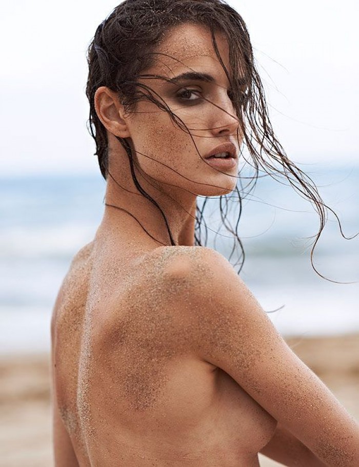 Blanca Padilla est torride en lingerie