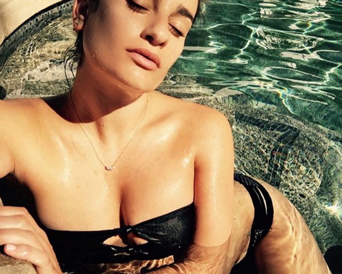 Lea Michele très sexy en maillot de bain