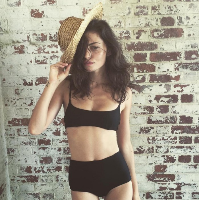 Phoebe Tonkin est un vrai canon en lingerie (Hayley Marshall dans The Vampire Diaries)