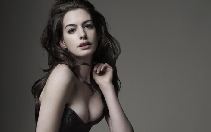 Anne Hathaway la sexy Catwoman dans The Dark Knight Rises