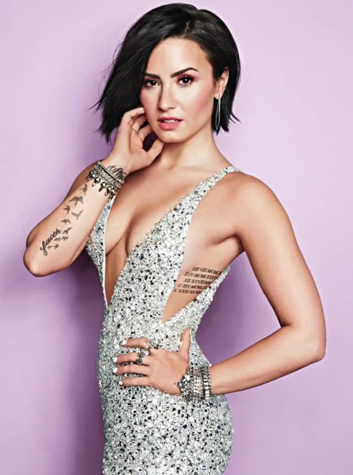 La belle Demi Lovato nous fait craquer en lingerie