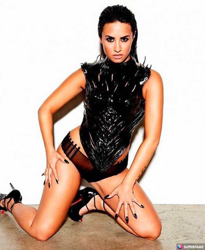 La belle Demi Lovato nous fait craquer en lingerie