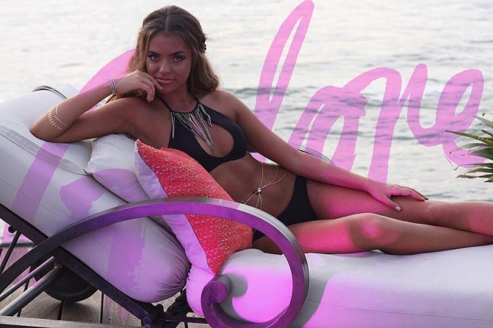 Lena Radonjic est une vraie bombe en bikini