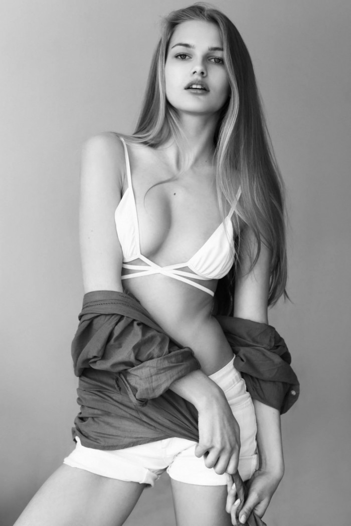 Aneta Pajak est superbe en lingerie sexy