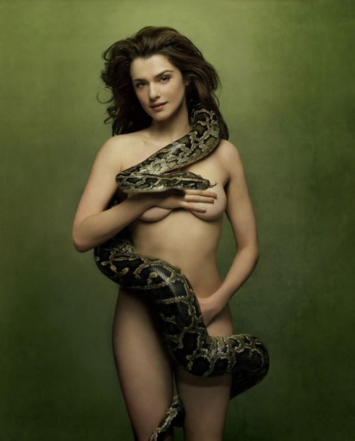 Rachel Weisz est magnifique en lingerie