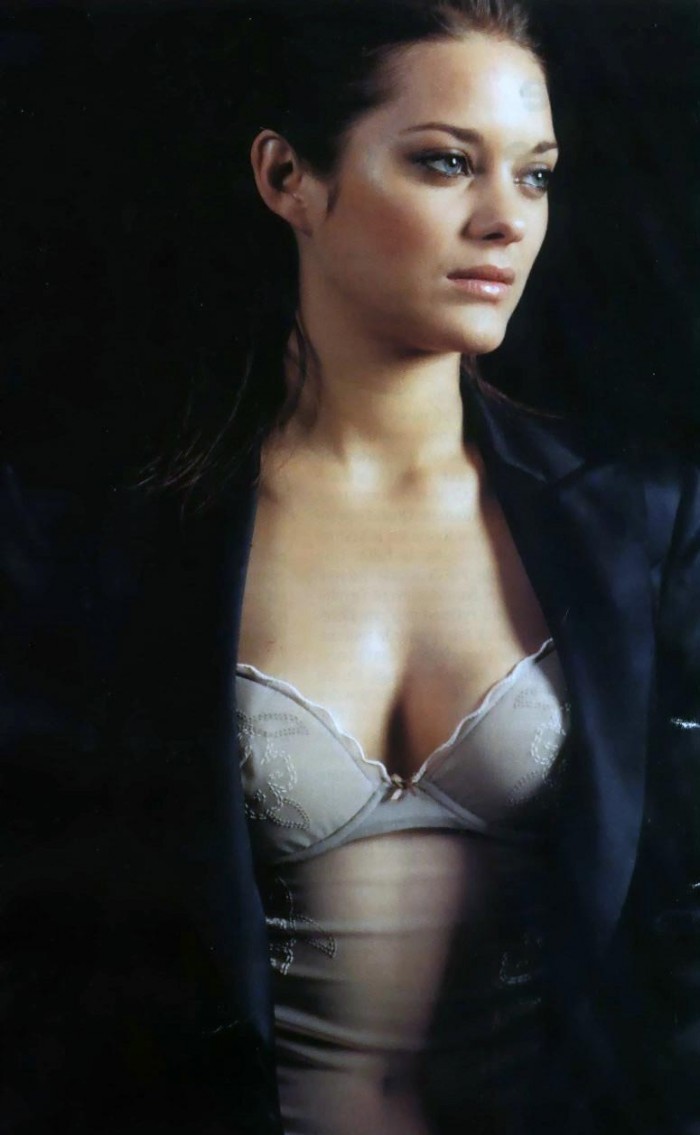 La belle Marion Cotillard en lingerie sexy