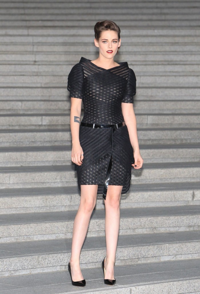 Kristen Stewart est une femme superbe en maillot