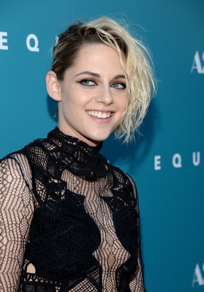 Kristen Stewart est une femme superbe en maillot