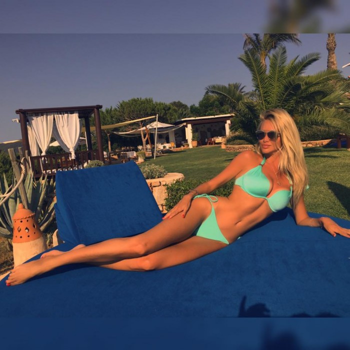 Victoria Lopyreva est magnifique en bikini