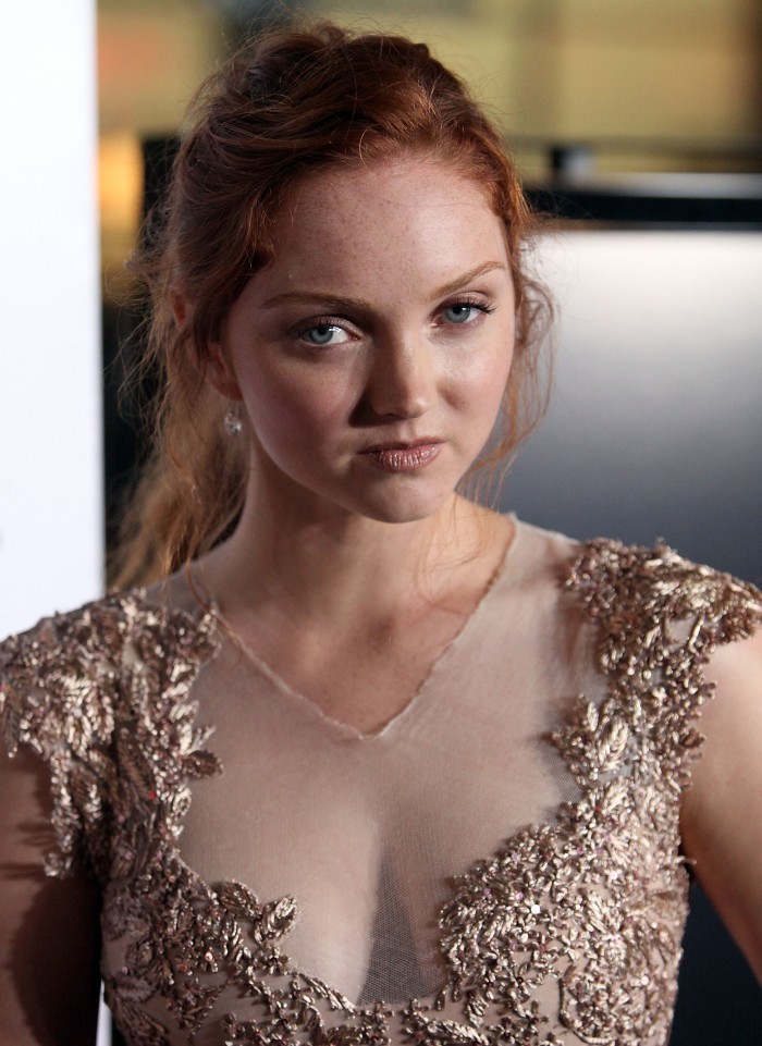 Lily Cole arbore une lingerie sublime