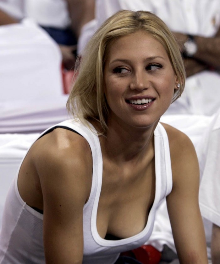 Anna Kournikova est vraiment torride en bikini